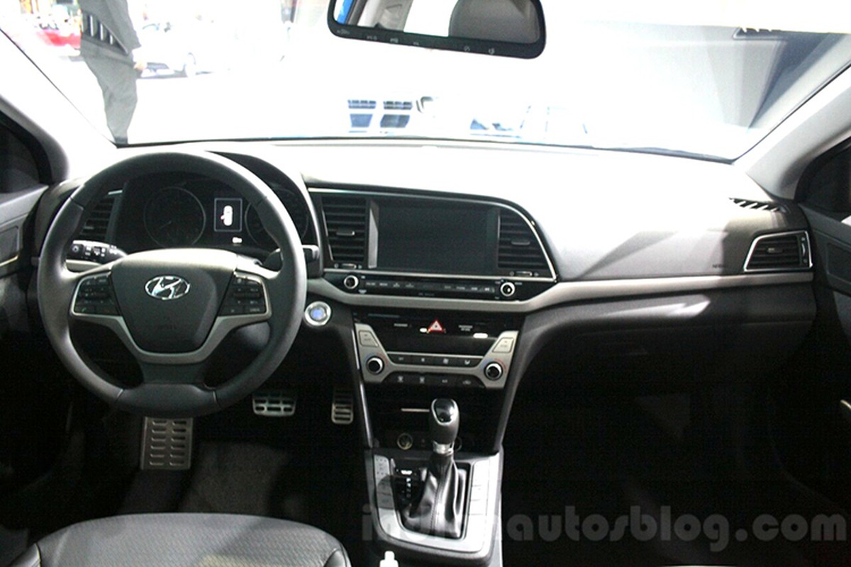 Hyundai ra mat Elantra 2016 